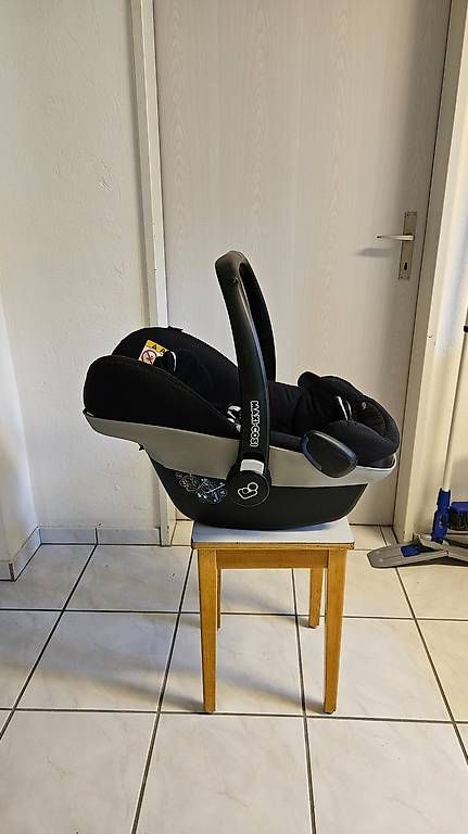 Seggiolini per auto: Maxi Cosi Pebble inkl. EasyBase2 – Usato da Hasle b. Burgdorf venduto da adiontour 2