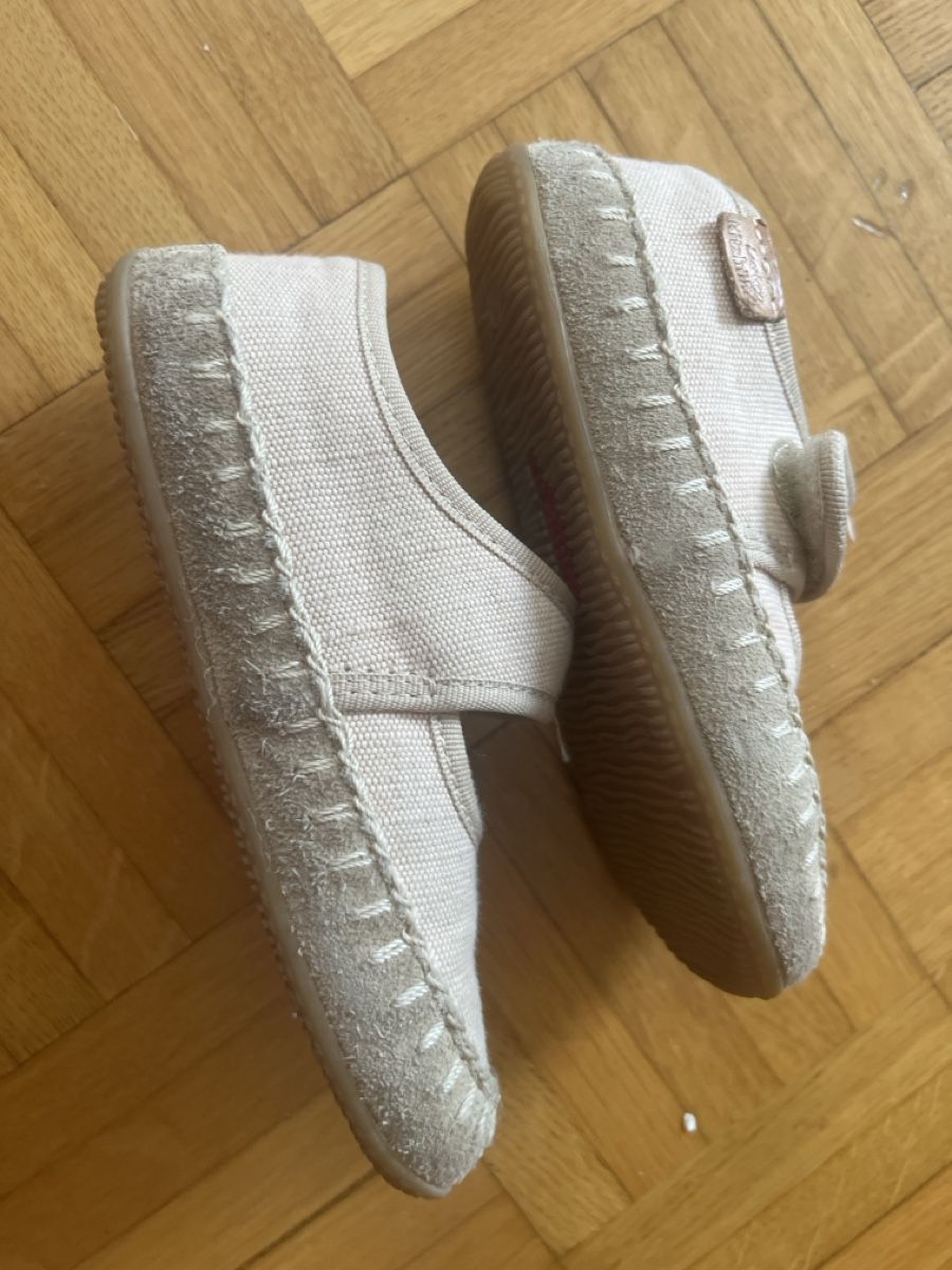 Scarpe per ragazzi: Living Kitzbühel slippers, size 28 – Usato da Villette (Lavaux) venduto da eva_l6gw 3