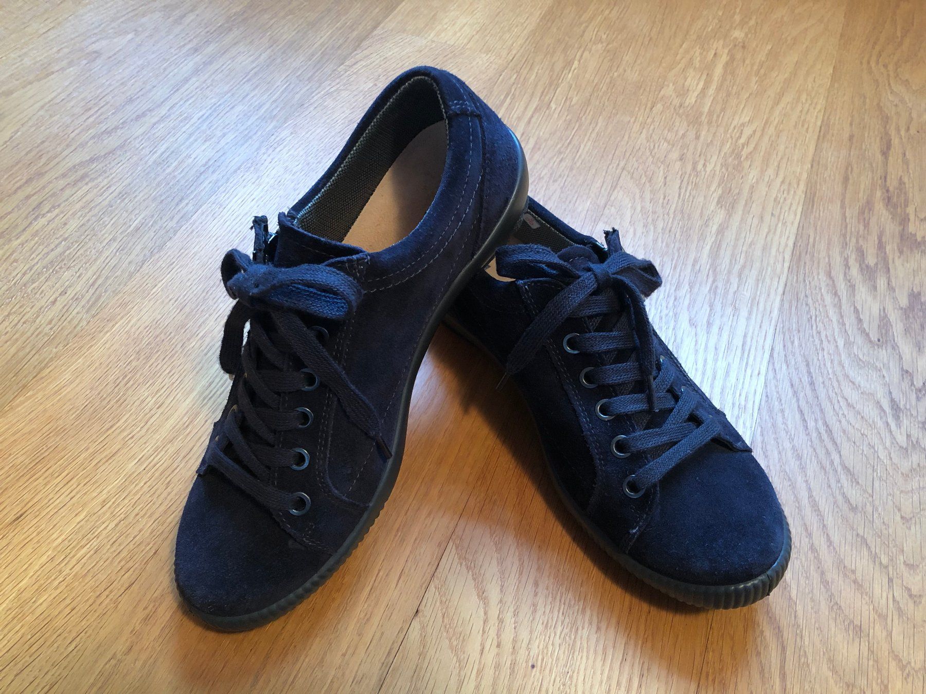 Legero Scarpe da donna: Wildleder Sneaker Legero 37 – Nuovo (secondo la descrizione) da Menzingen venduto da reg_5lxb