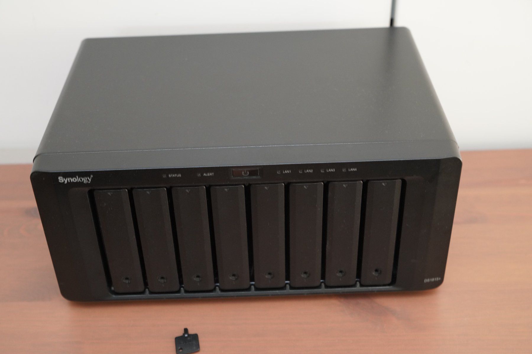 Synology Server: Synology Diskstation DS1815+ mit 8GB RAM – Usato da Zürich venduto da Lock5151