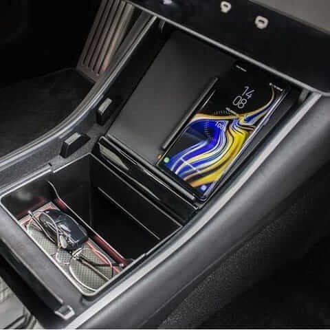 Ladegeräte: Wireless Phone Charger Tesla Model 3 bis 2020 – Neu und originalverpackt aus Dietikon von e-car-shop.schweiz 2