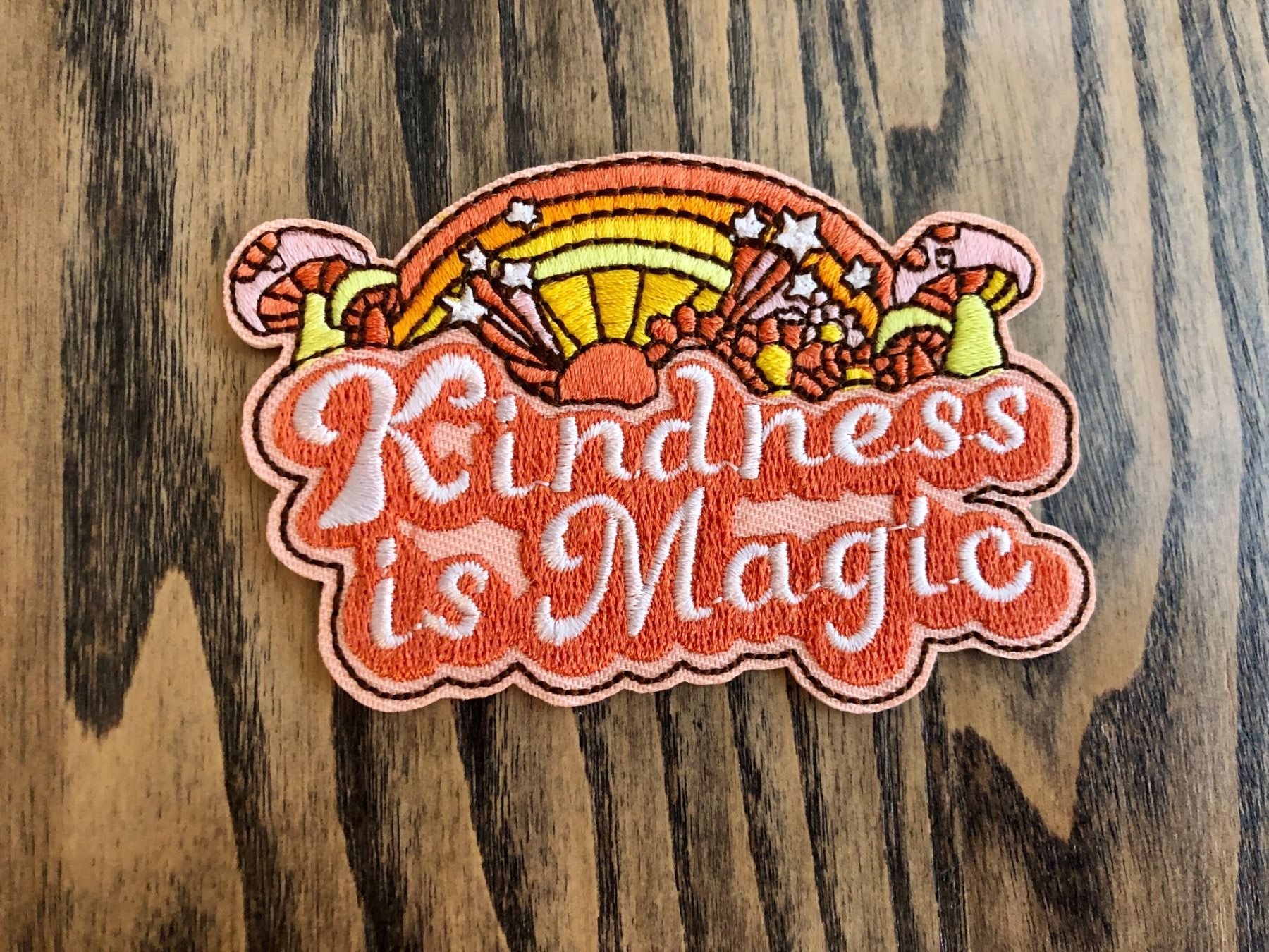 Patches: Aufnäher Patch zum Aufbügeln Kindness is Magic – Neu und originalverpackt aus Berg am Irchel von Zweiti_Chance
