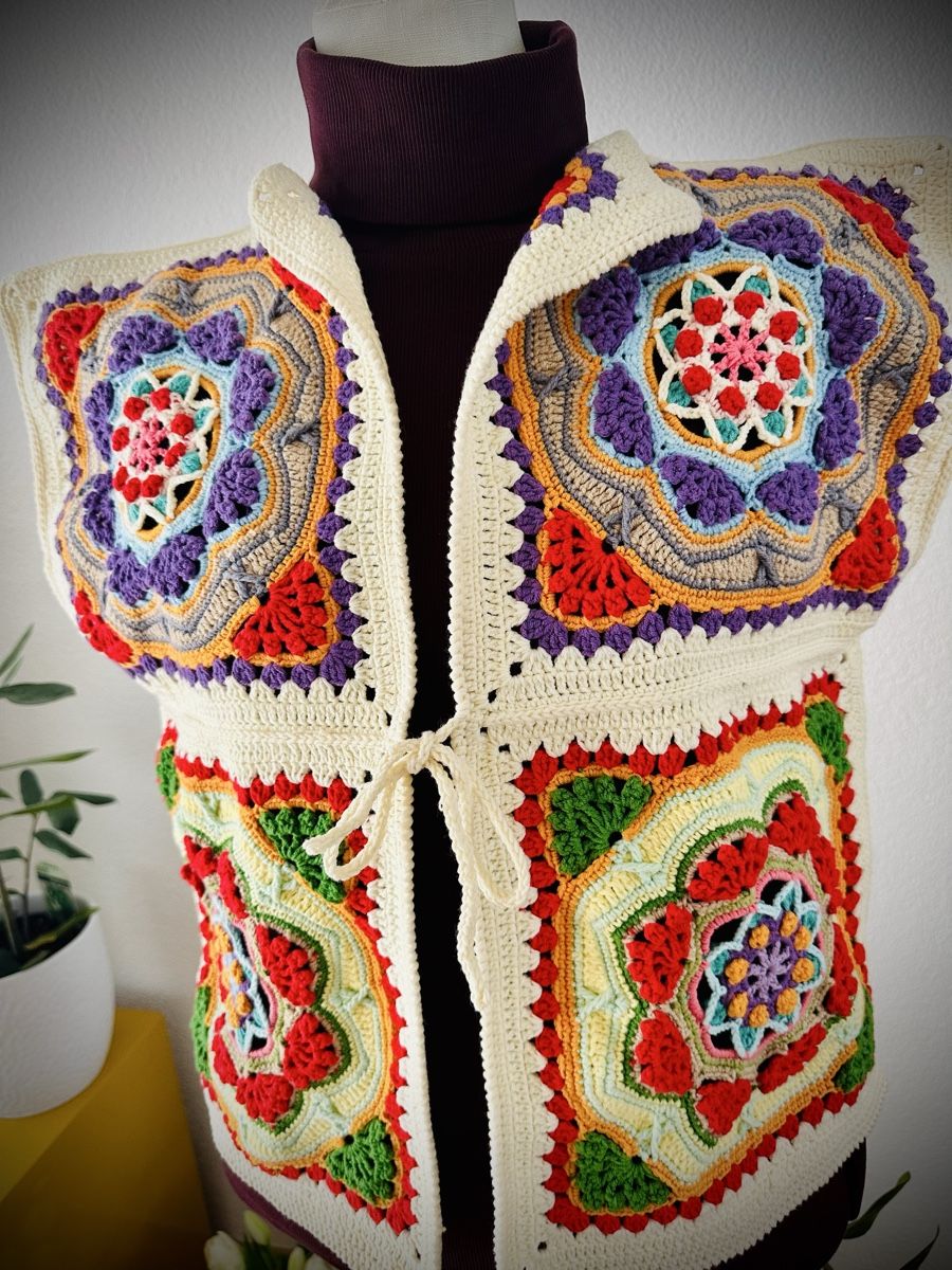 Gilets & Westen: Handgestrickte Weste/Gilet – Neu und originalverpackt aus Erlinsbach SO von dikaan