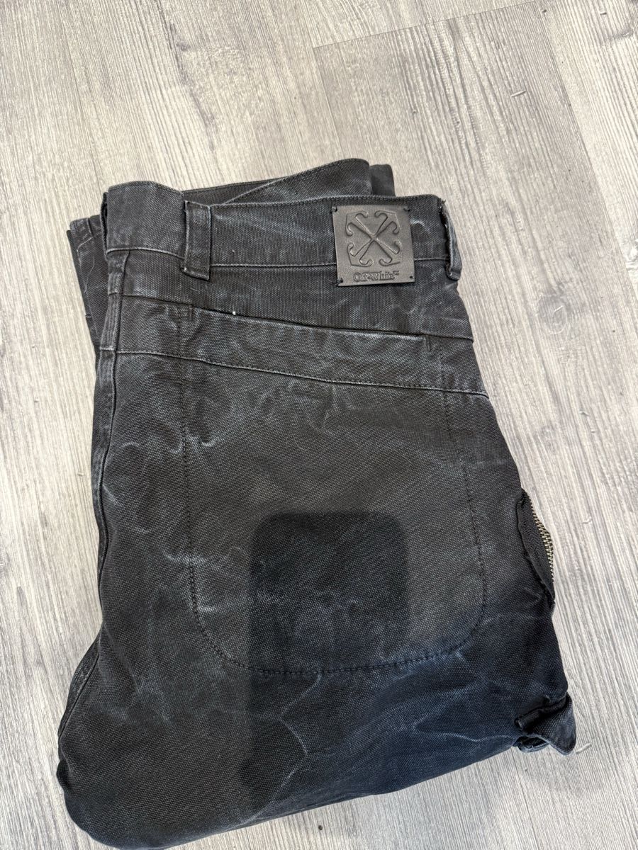 Off-White Pantaloni: Off white cargo pants L – Usato da Giubiasco venduto da Darkemperor 2