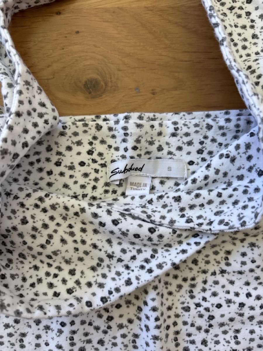 Top: geblümtes Neckholder Top von Subdued – Usato da Grosshöchstetten venduto da annalena288 1
