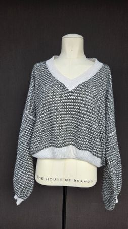 Luftiger Pullover mit V-Ausschnitt aus Barcelona in S