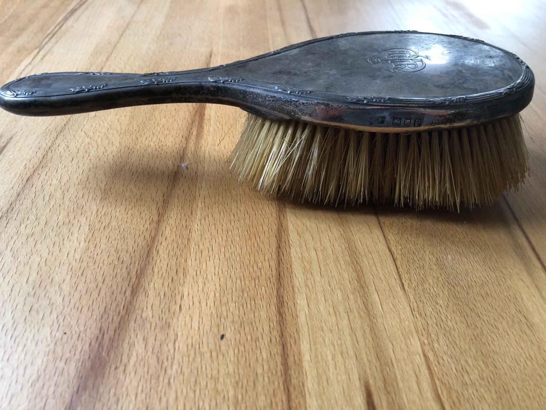 Altro per la cura dei capelli: Antike Sterling Silber Haarbürste mit Monogramm ca. 1910 – Usato da Basel venduto da Cambes 5