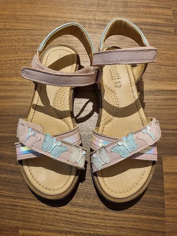 Scarpe per ragazze: Sandalen Mädchen Grösse 34 – Usato da Zürich venduto da ani_qj8q 2