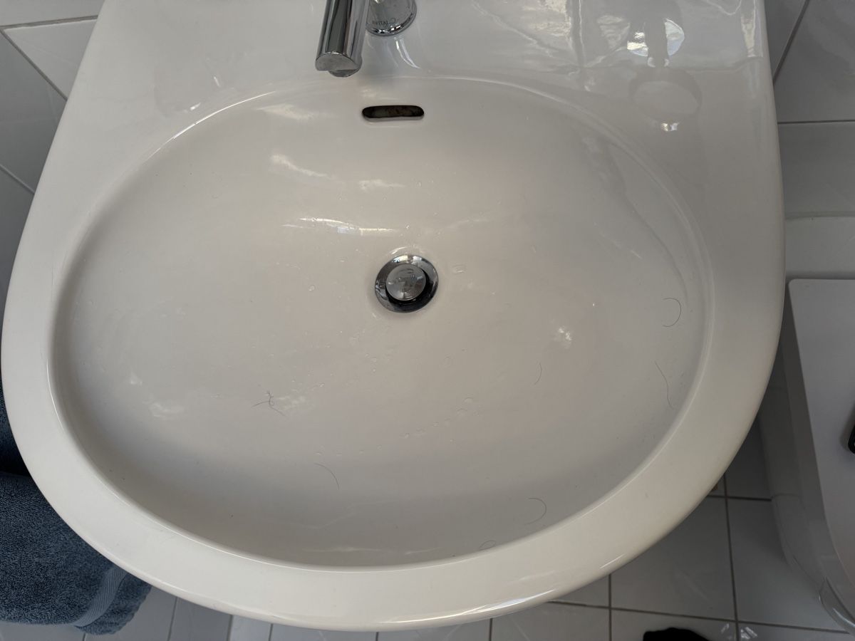 Lavabi & lavandini: Lavabo zu verschenken  – Usato da Stallikon venduto da Tania 1
