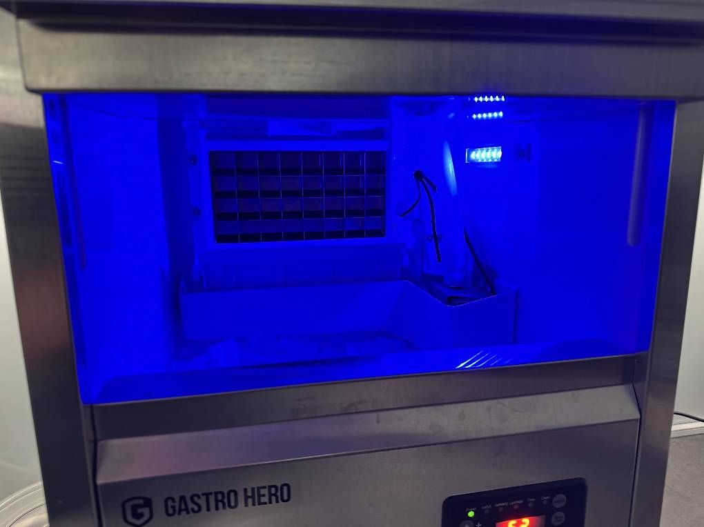 Appareils de cuisine: Eiswürfelmachine – D'occasion à Romanshorn par est_j7gj 1