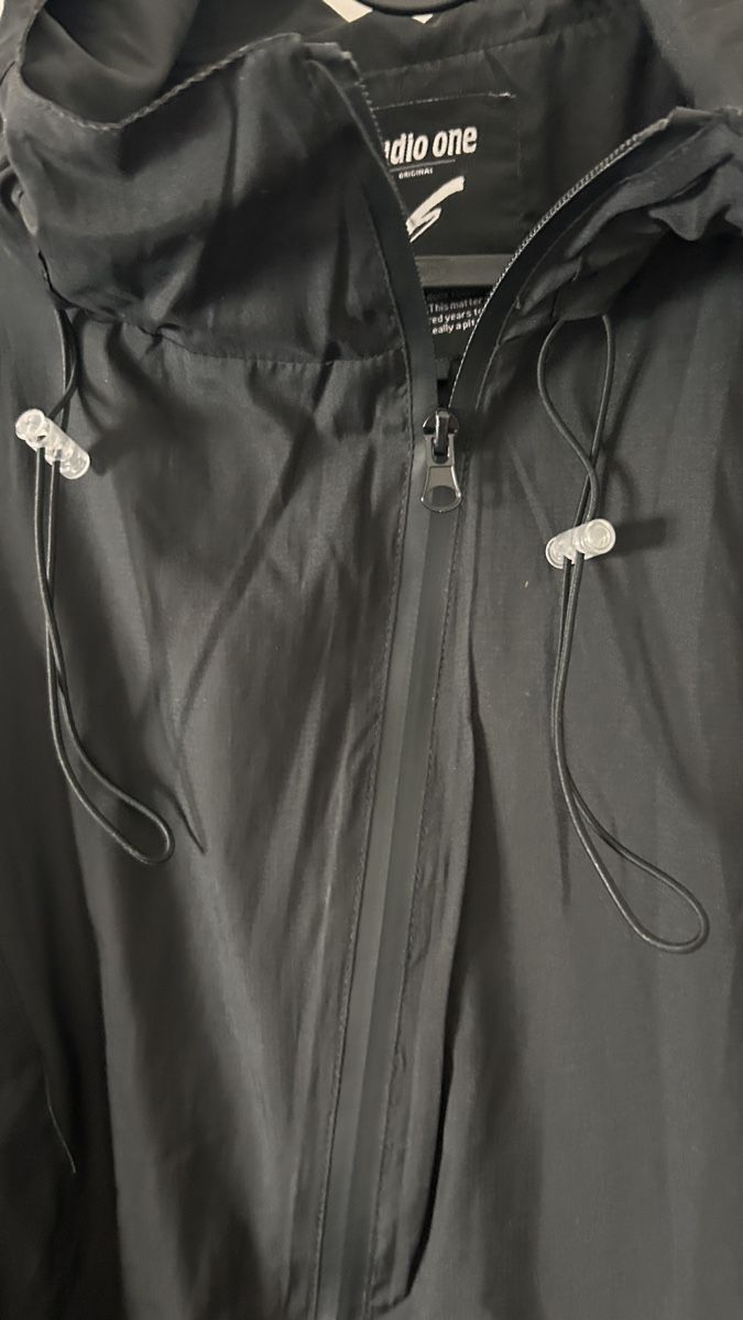 Giacche: Stylish Black Anorak Jacket - Perfect for Spring Walks – Usato da Genève venduto da Noemie.wrmsi 2