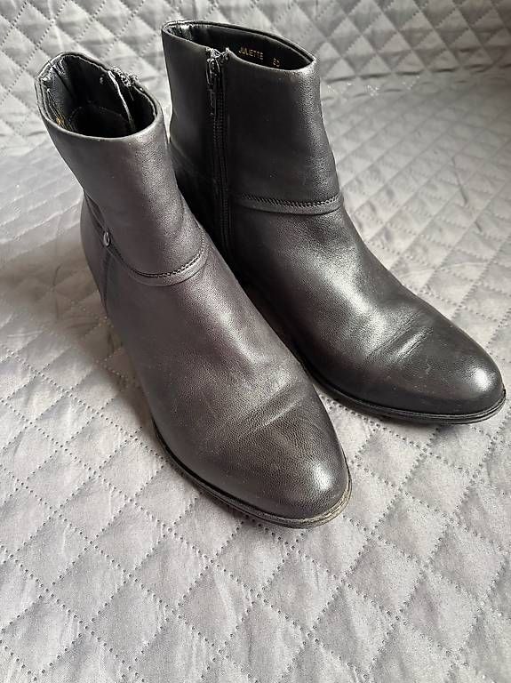 Scarpe da donna: Stiefelette schwarz, Gr 39 – Usato da Jonen venduto da Luzella