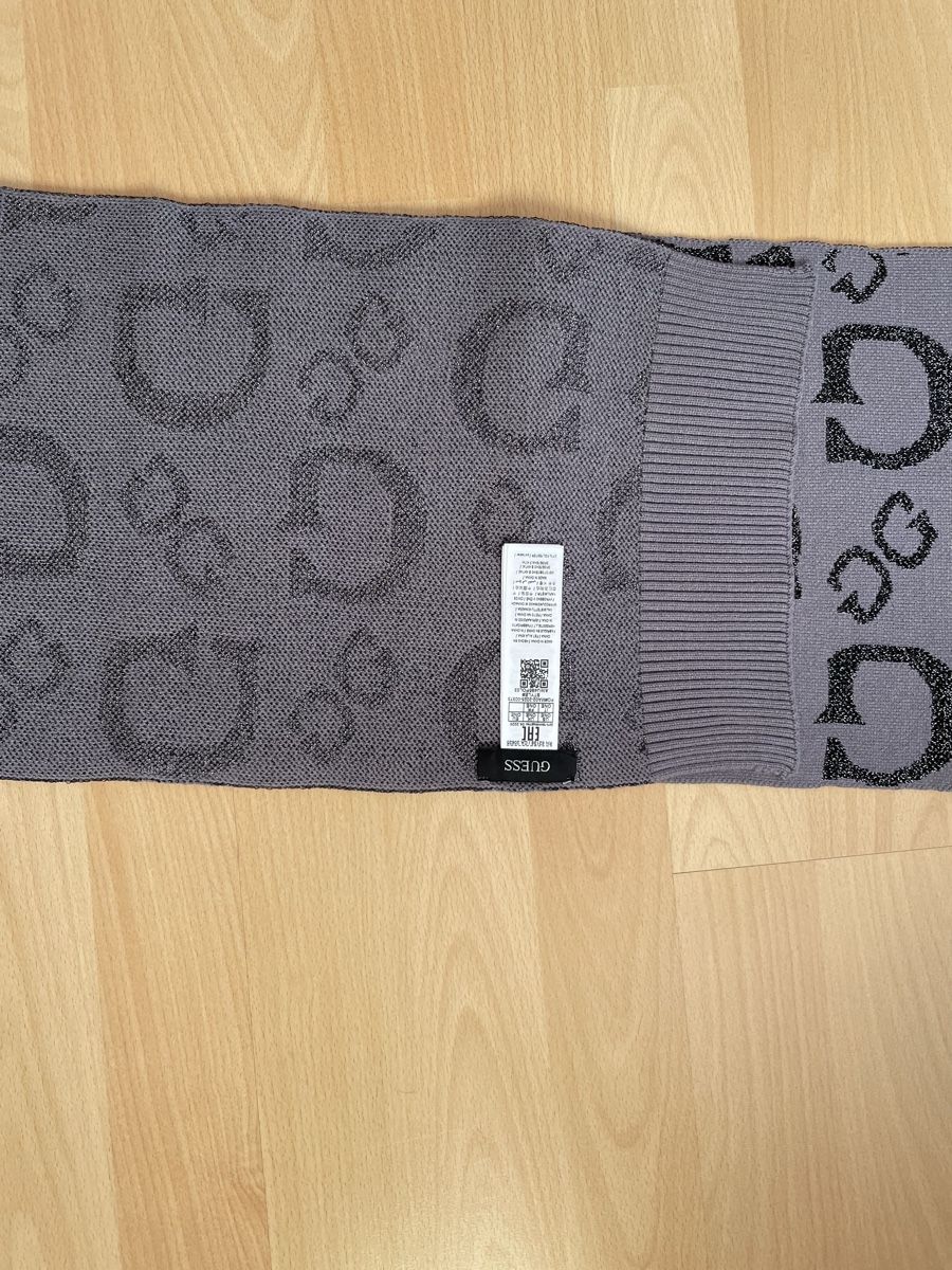 Guess Foulard & Sciarpe: Schal Guess neu – Nuovo (secondo la descrizione) da Frenkendorf venduto da Pinda4402 1