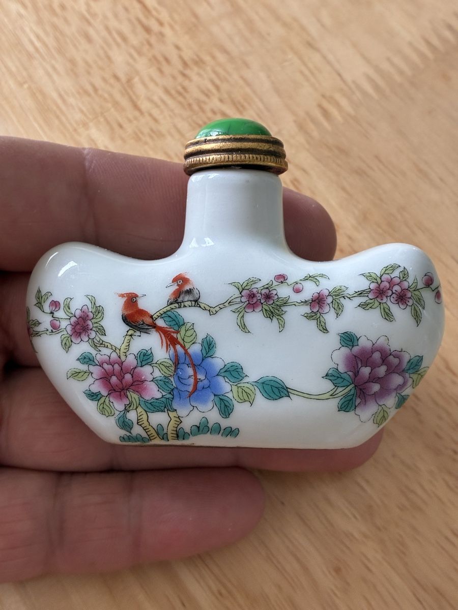 Figuren: Chinese snuff bottle tabac – Gebraucht aus St-Aubin-Sauges von asianart
