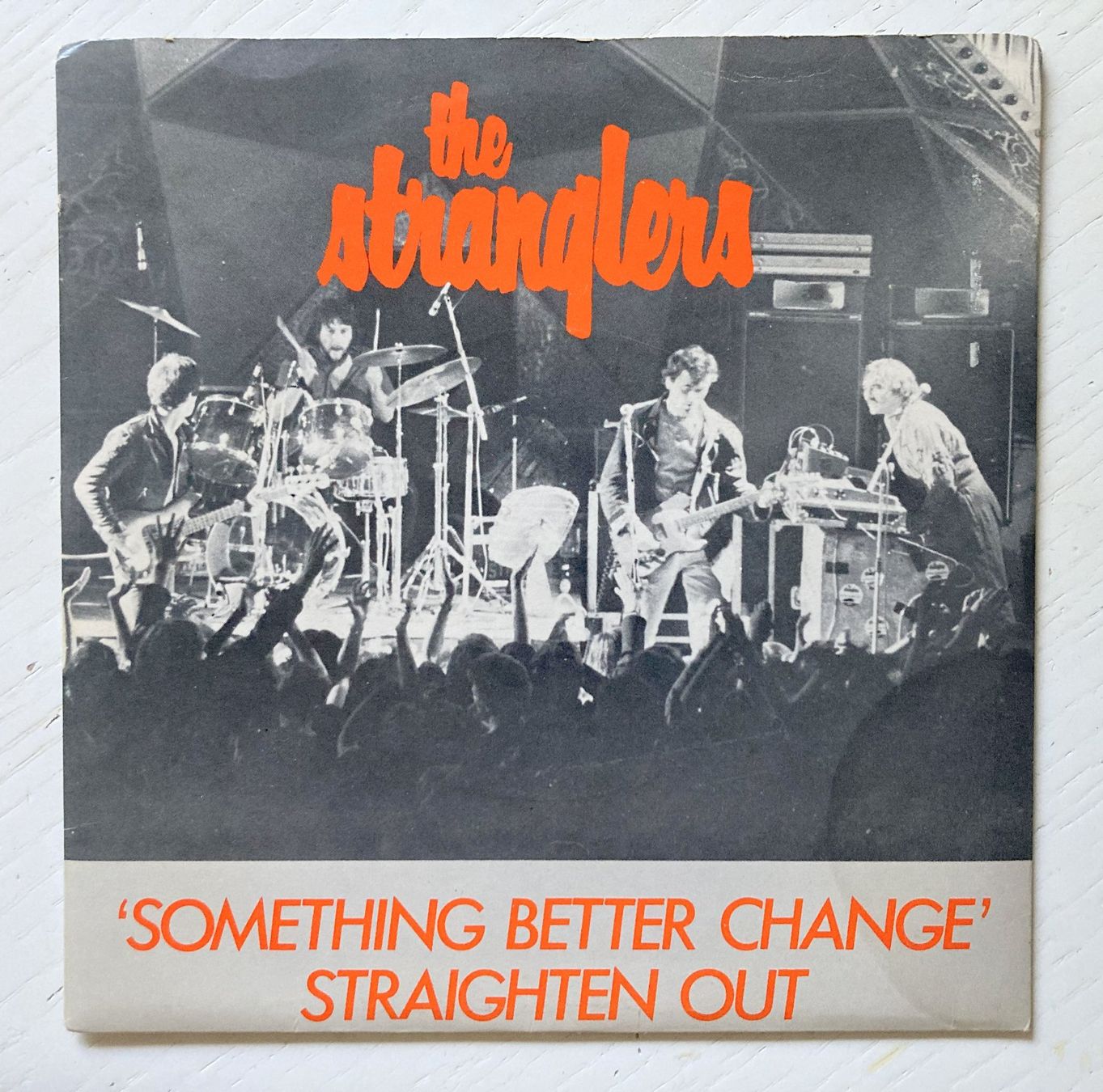 Vinyles: THE STRANGLERS - "SOMETHING BETTER CHANGE" – D'occasion à Bottens par hotter-than-hell