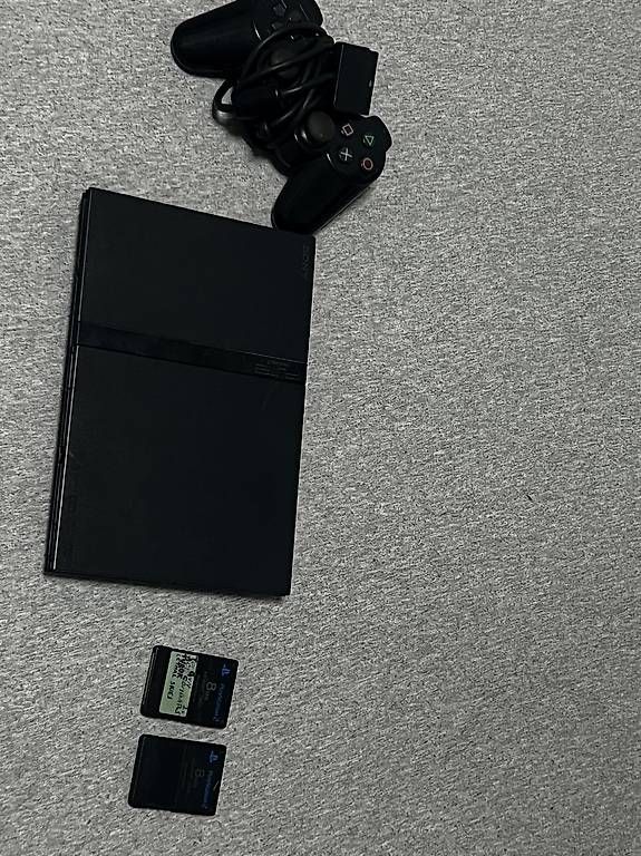 Console: PlayStation 2 Konsole mit Original-Controller & 2 Spielen – Usato da Dietlikon venduto da Jasmin.V19