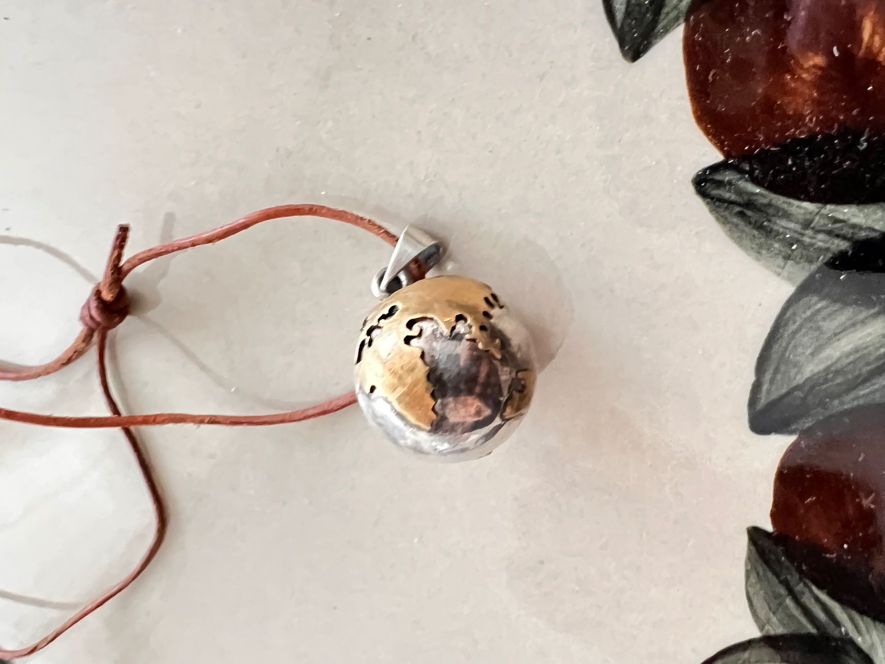 Catenine: Vintage silver chime world pendant – Usato da Lausanne venduto da NYC67 4