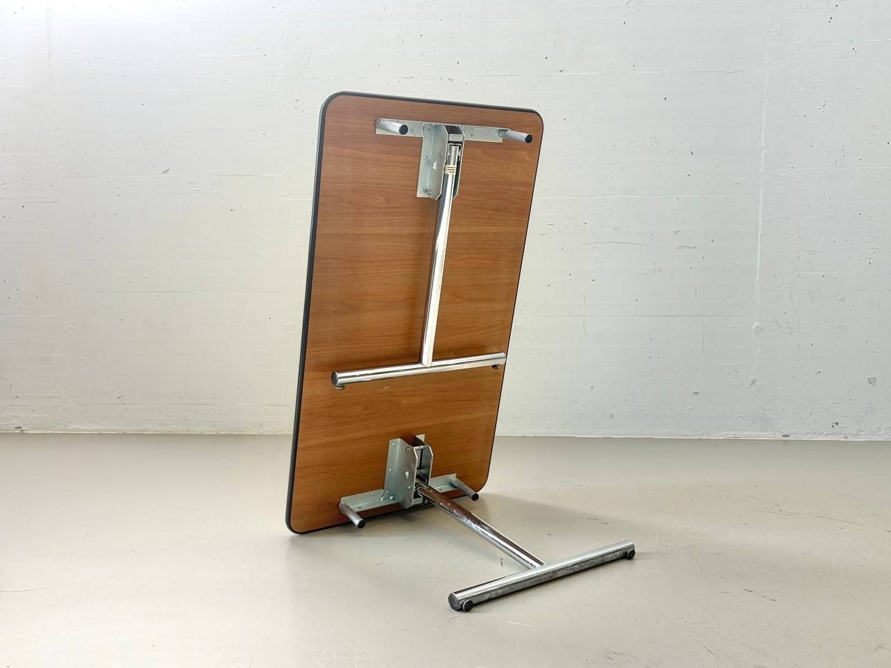 Tables: Gelbe Innovative Kelko Klapptische – D'occasion à Zürich par LeMoege 3