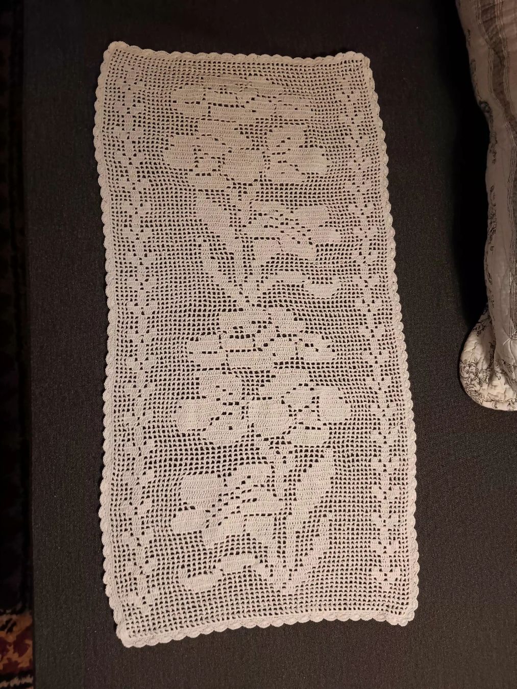 Bettwäsche: gehäckelte gardine oder tischdeckchen  – Gebraucht aus Ambrì von Maerz87