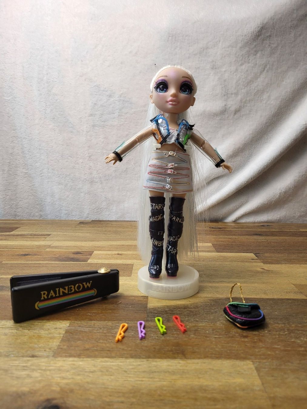 MGA Bambole: Rainbow High Hair Studio Amaya Raine – Usato da Oensingen venduto da modano47