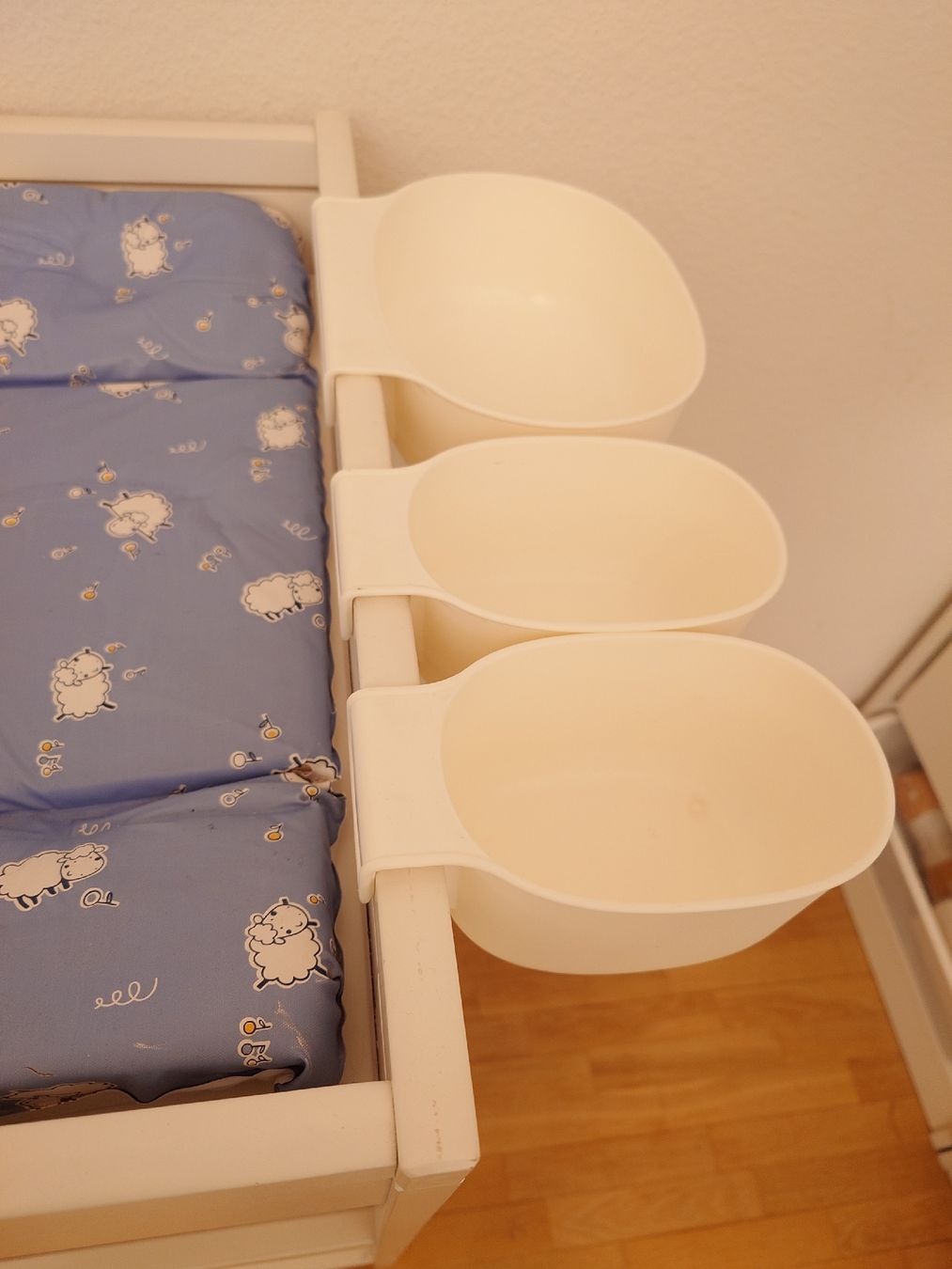 Ikea Fasciatoi & Accessori: Ikea Wickeltisch + Chicco Windeleimer – Usato da Uster venduto da snowy_6 2