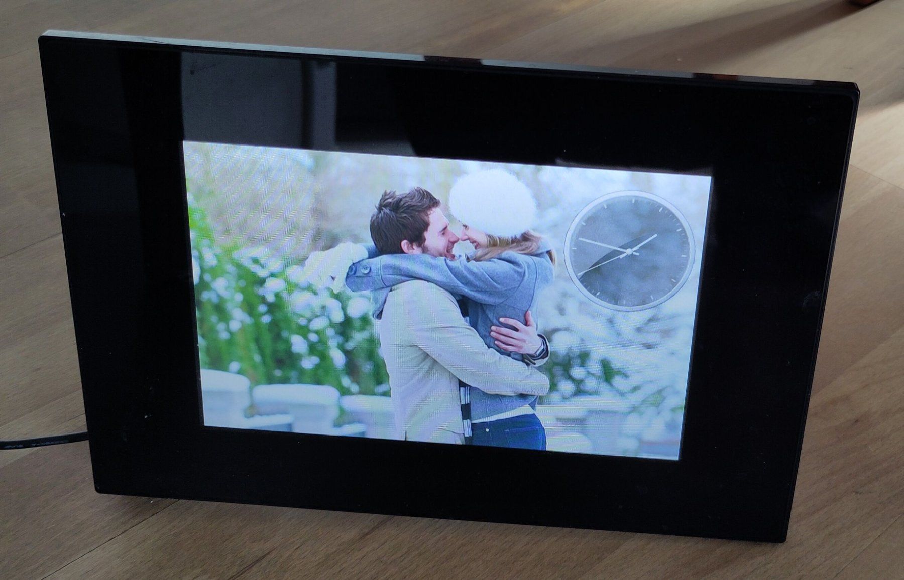 Bilderrahmen: Sony Digitaler Bilderrahmen 24x18cm, interner Speicher – Gebraucht aus Birmensdorf ZH von Gregc 1