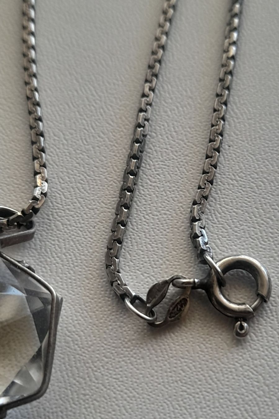 Colliers: Collier en argent 925,et Cristal.  – D'occasion à Lausanne par Glam-Luxe 3