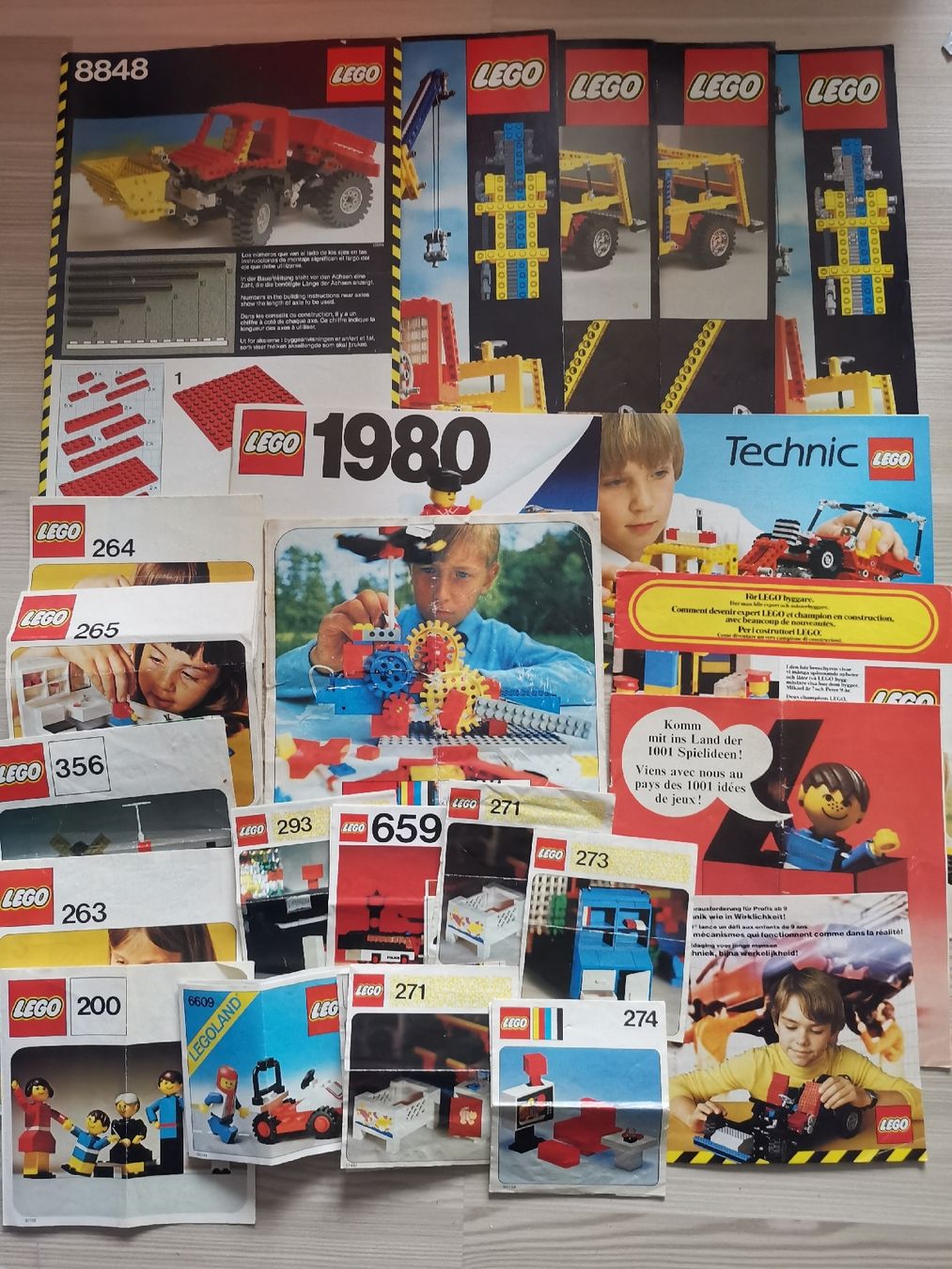 Lego Spielzeuge: Alte Lego Bauanleitungen, Prospekte – Gebraucht aus Effretikon von