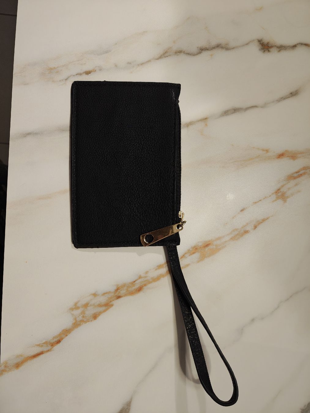 Altro in  Abbigliamento & Accessori: Schlanke, schwarze Etui mit Reissverschluss – Nuovo (secondo la descrizione) da Rütihof venduto da iva_2yts