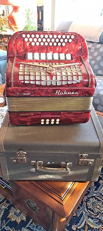 Musikinstrumente: " Accordéon diatonique " HOHNER – Gebraucht aus Porrentruy von cht_2dzf