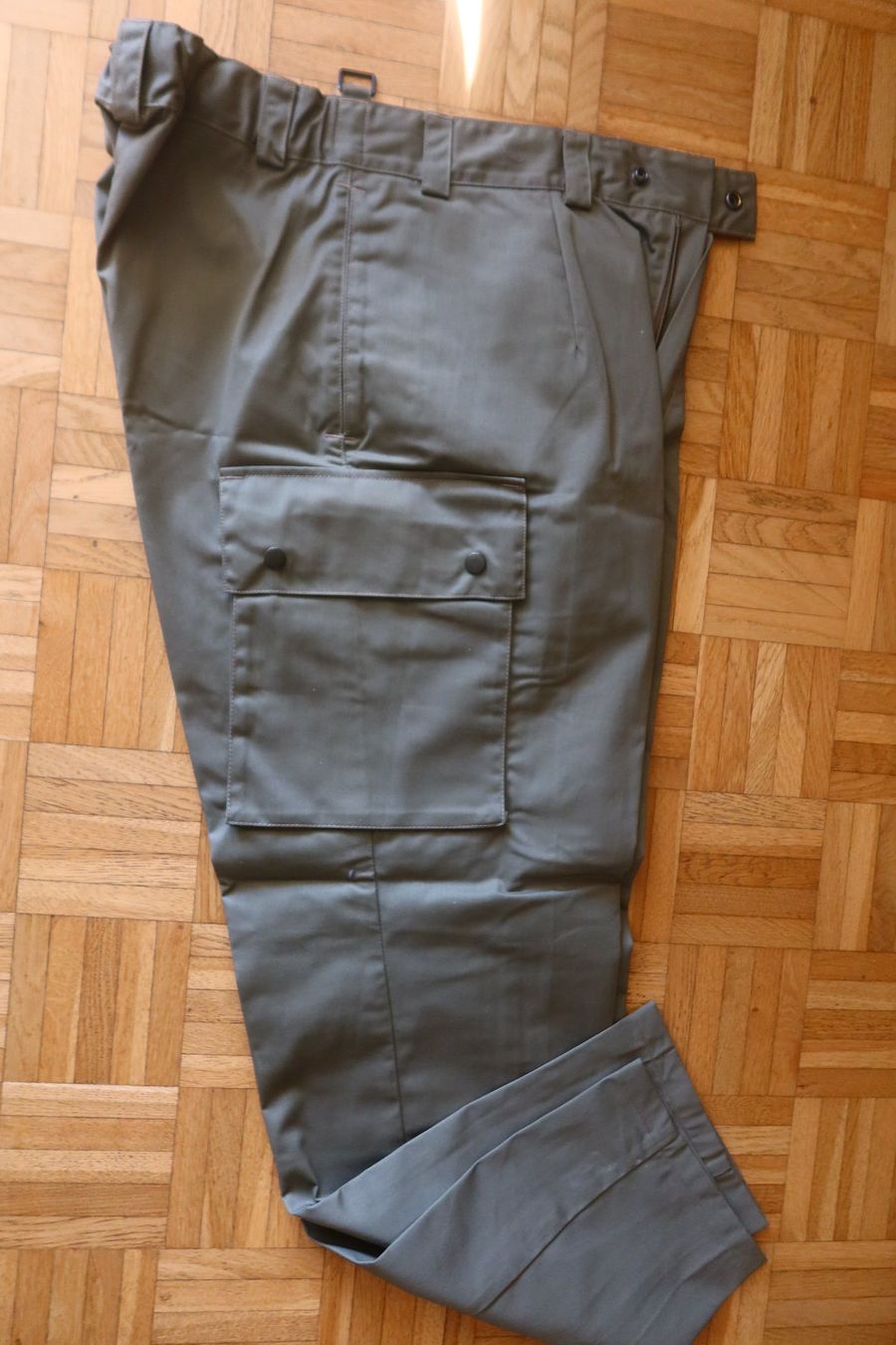 Uniformen: Uniformhose olivegrün – Neu (gemäss Beschreibung) aus Chur von zowie72 1