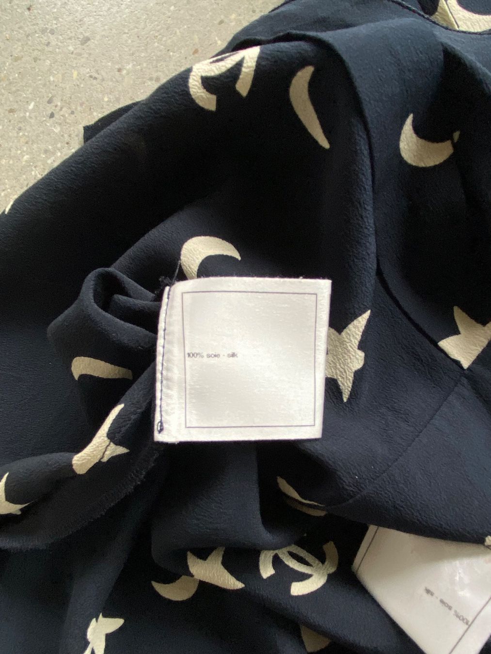 Chanel Tops: Chanel Seidentop – D'occasion à Zürich par dudeli83 9