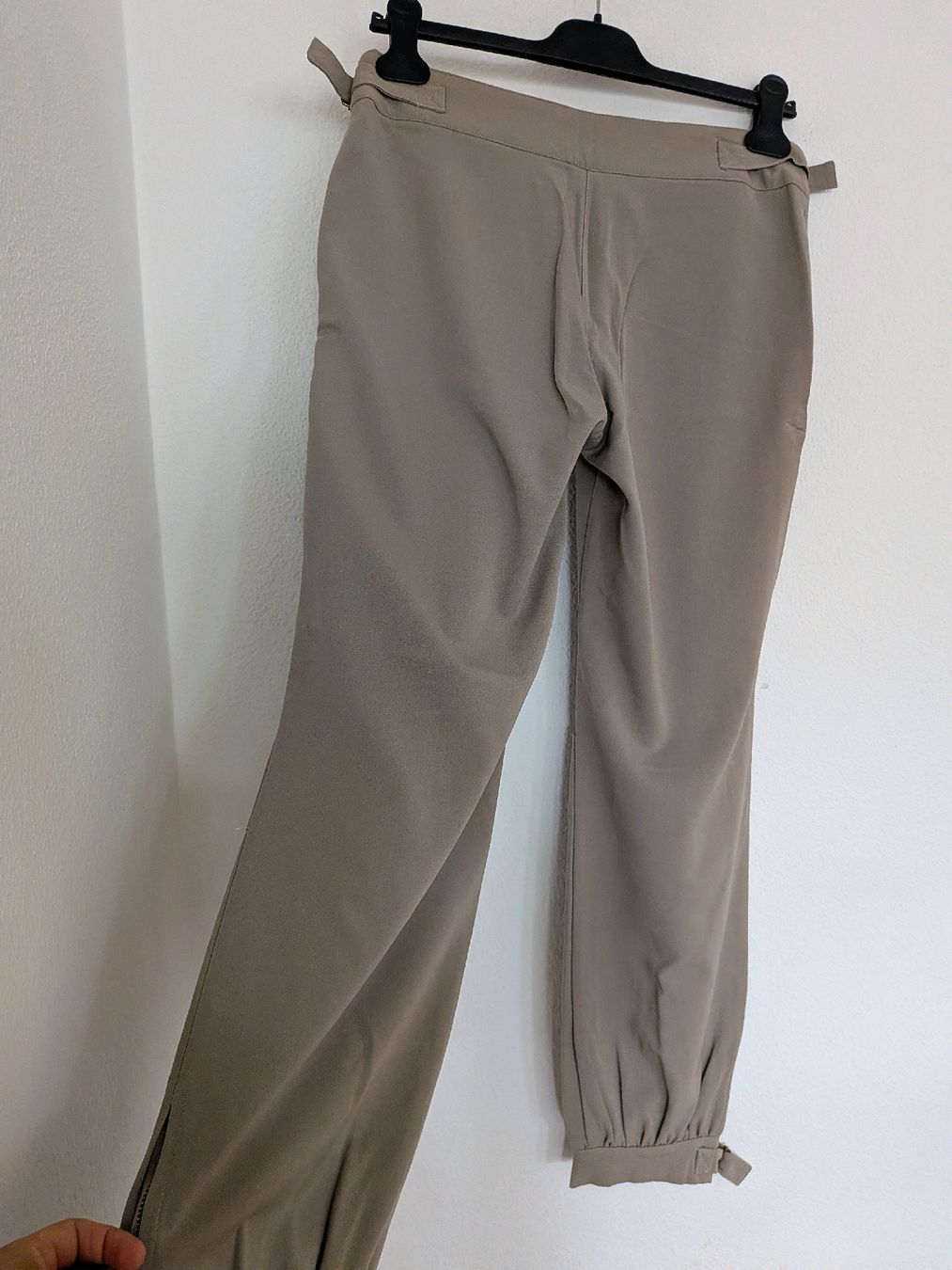 Yes Or No Pantaloni: Beige Hose mit Schnallen Gr 38 – Usato da Basel venduto da JJ.Elena 5