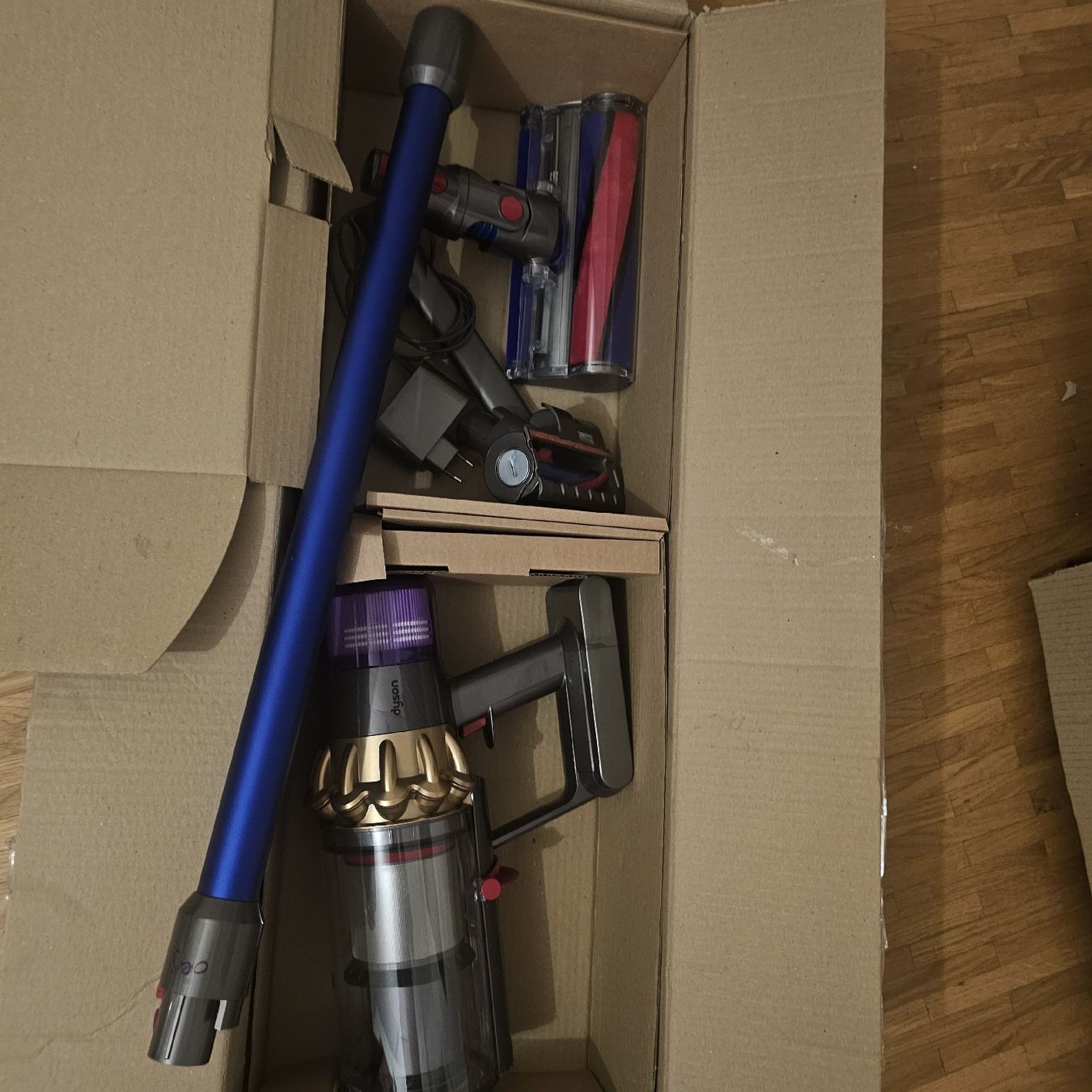 Dyson Staubsauger & Zubehör: Dyson v11 Neuf – Neu (gemäss Beschreibung) aus Plan les ouates von Braun_charly 2