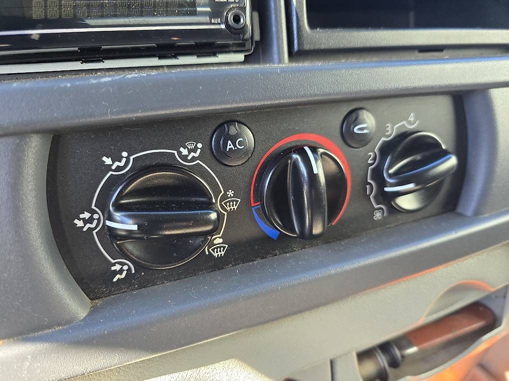 Veicoli commerciali: Renault Master 9 Posti A/C Collaudato 07.2024 – Usato da Cadenazzo venduto da LuismacchineSagl 4