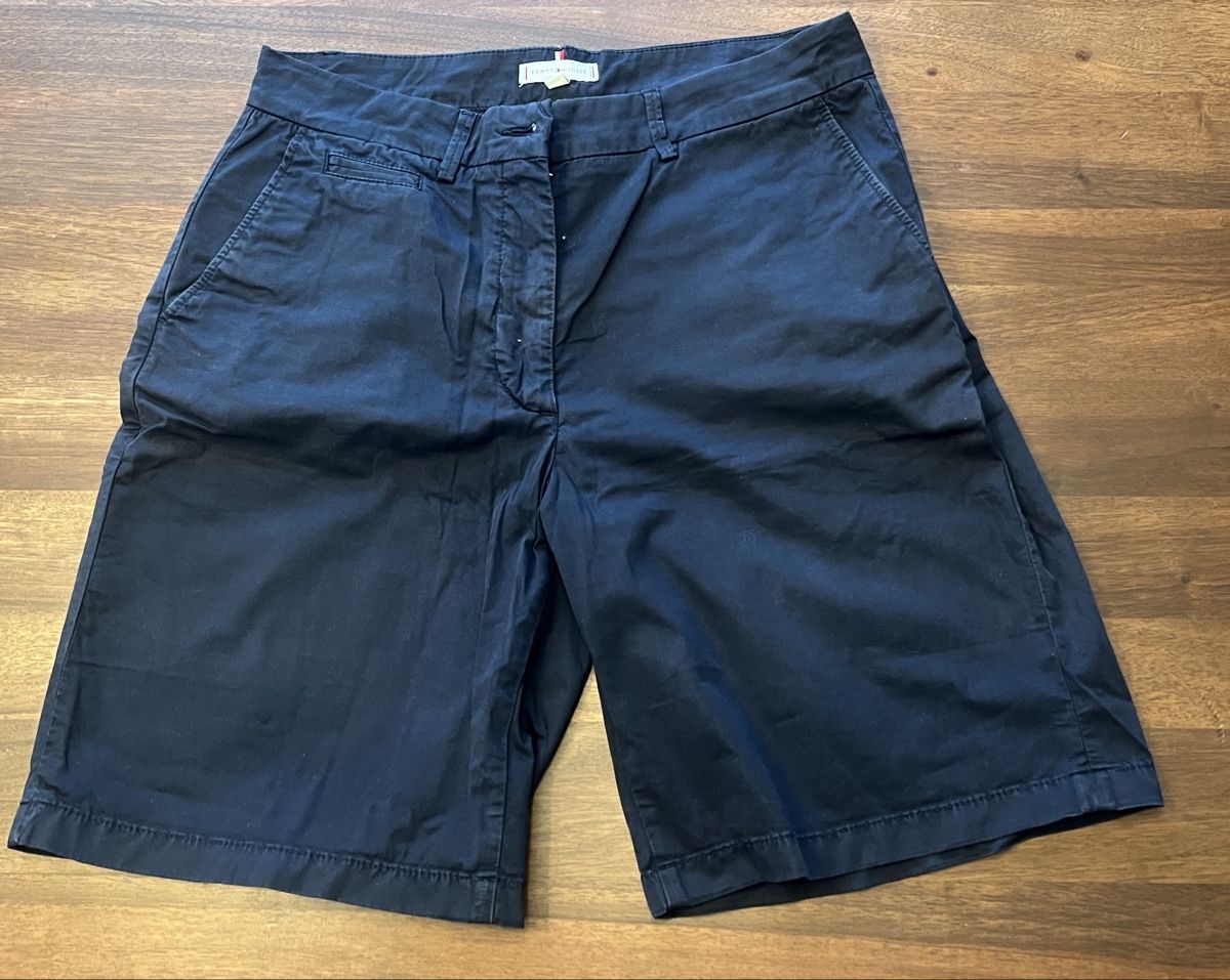 Tommy Hilfiger Pantaloni: Tommy Hilifer Shorts Gr. 38 dunkelblau – Usato da Tagelswangen venduto da Bomu 1