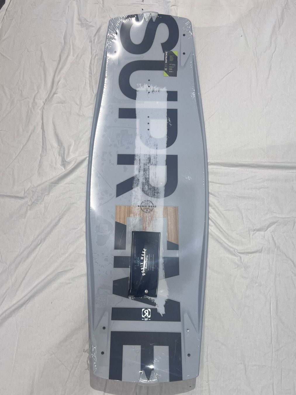 Ronix Tavole da surf e di nuoto: Ronix Supreme Boat Wakeboard 137cm – Nuovo e nell'imballaggio originale da Stans venduto da 360Stans