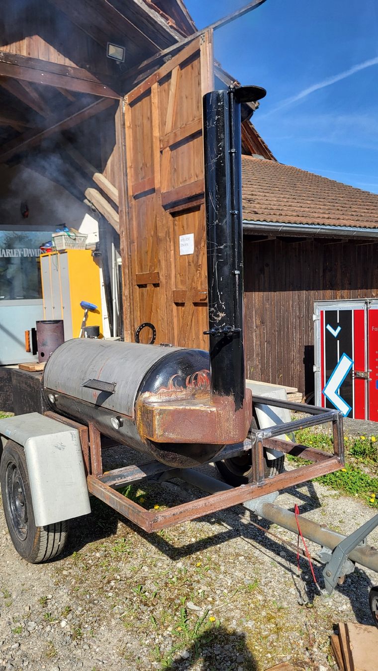Griglie: BBQ Smoker Grill Projekt – Difettoso da Zwillikon venduto da Racer.124