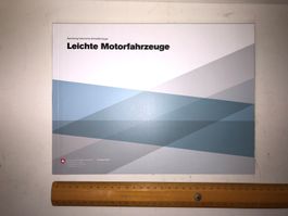 Buch Leichte Motorfahrzeuge Schweizer Armee Militärfahrzeug