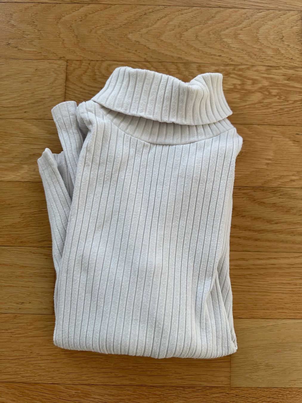 Lotti & Set di vestiti: Cooles Mädchen Kleiderpaket Gr. 140 – Usato da Willisau venduto da mattu02 5