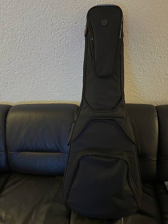 Yamaha Strumenti musicali: Yamaha Konzertgitarre – Usato da Turgi venduto da chboyy 2