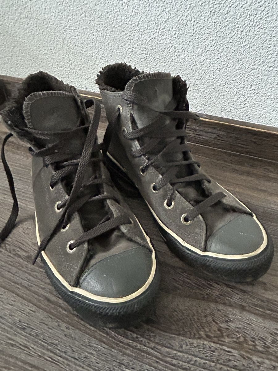 Converse Chaussures hommes: Winter Converse All Stars Gr.39  – D'occasion à Beringen par Sternli650