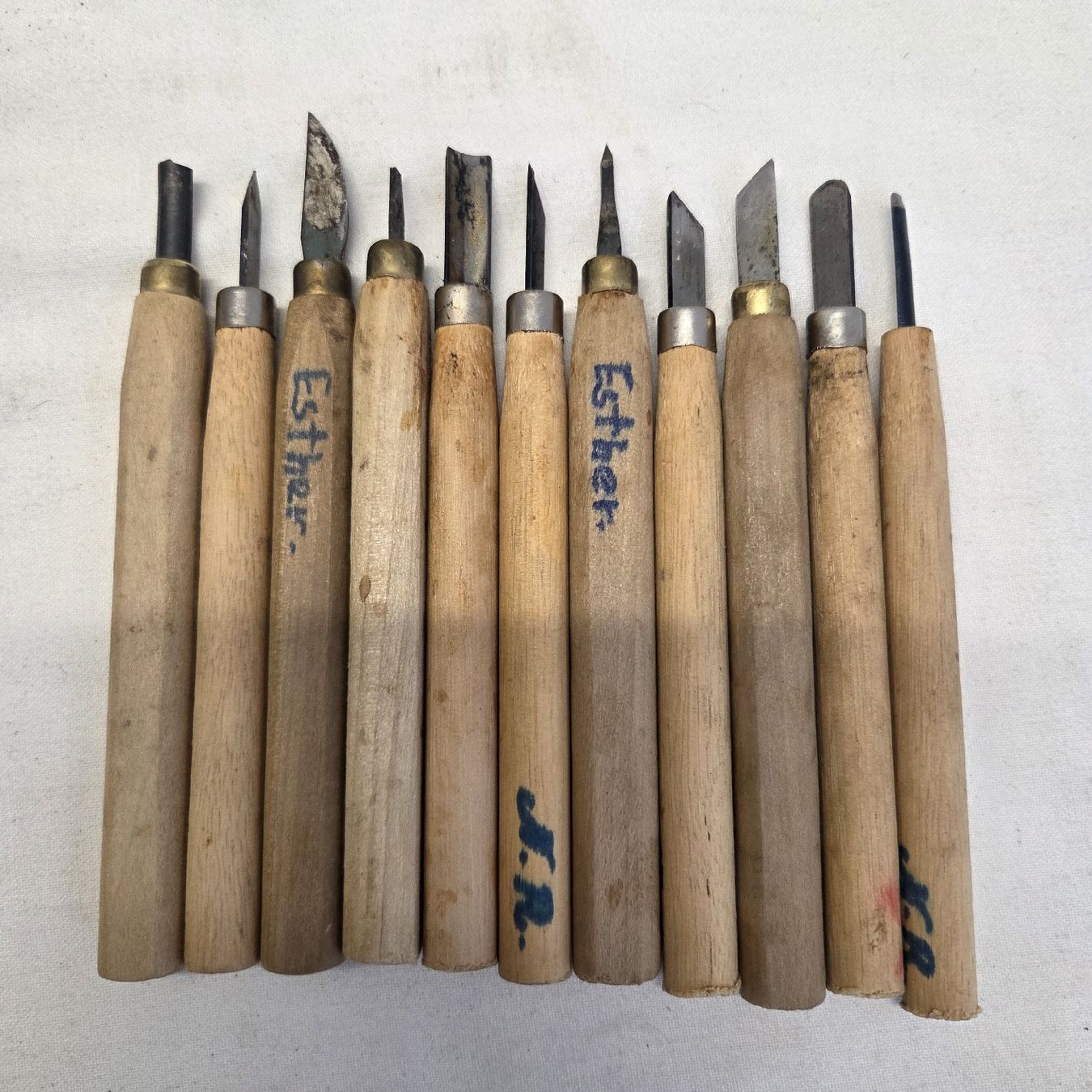 Alle Werkzeuge: Schnitzmesser Set  Holzgriff  – Gebraucht aus Stans von Ducati16