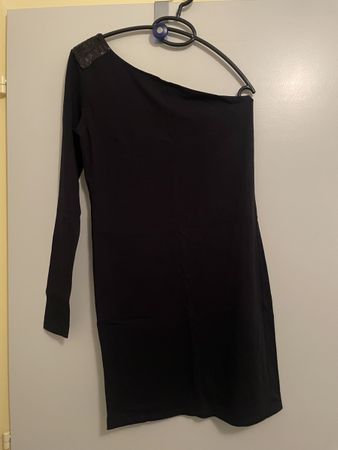 Robe Benetton assymétrique neuve