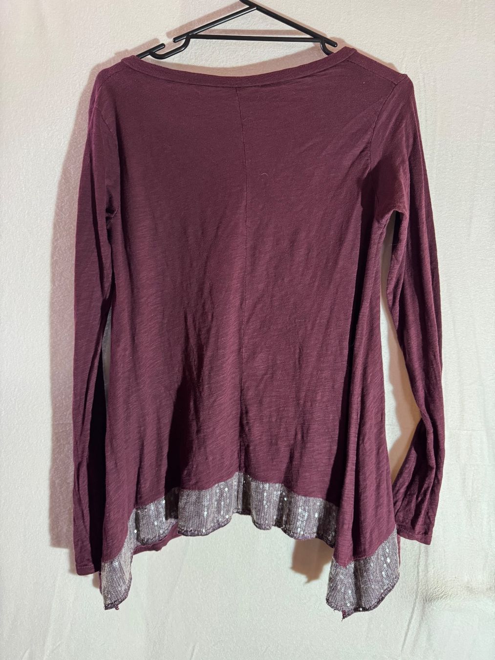 Maglioni & Felpe: Dunkelroter Pullover mit Pailletten ca Gr. M/L – Usato da Grosswangen venduto da second_hand_dress 5