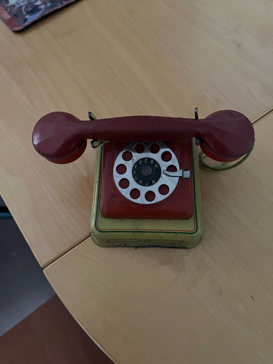 Spielzeuge: Altes Kindertelefon – Gebraucht aus Arboldswil von Floehmi66