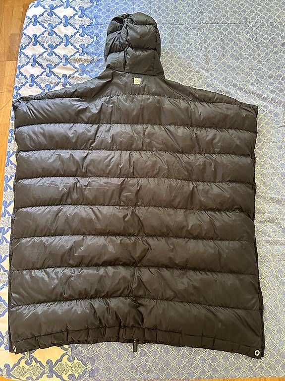 Sonstige Damenmode: Max Mara The Cube Down Cape / Poncho – Gebraucht aus Dübendorf von lij_9w87 1