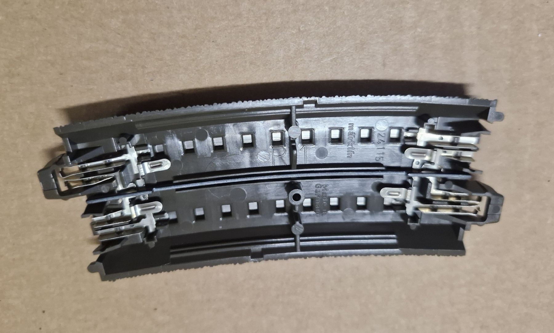 Märklin Modellini di ferrovie: Märklin C-Gleis gebogen 24115 – Usato da Bassersdorf venduto da brunneremil 1