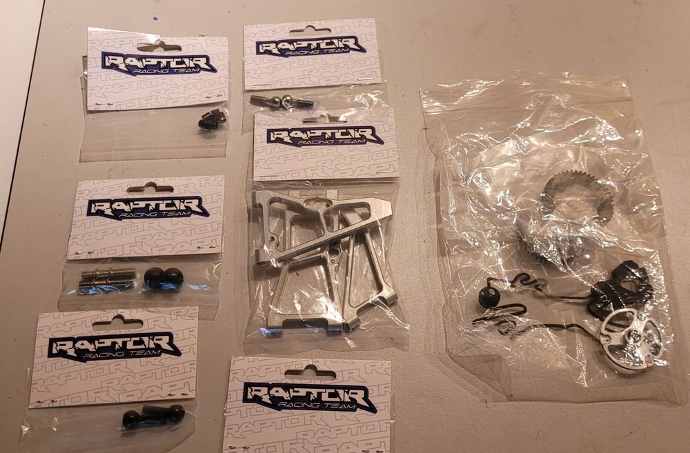 RC Kits de montage: 1/8 GT high-end Car Raptor-racing! – D'occasion à Rüfenacht BE par RC4you 3