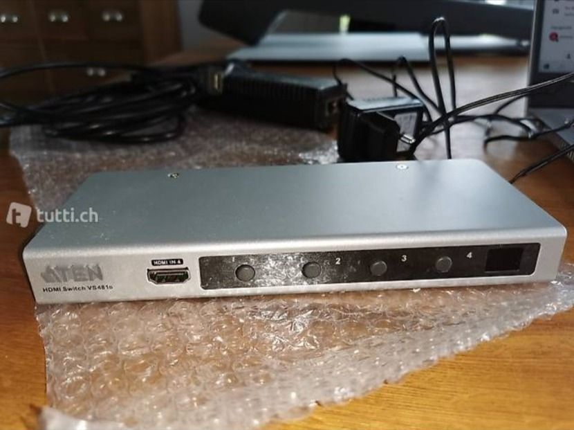 Hubs & Switches: HDMI Switch VS481B – Neuf (Voir description) à Knonau par mirel_54